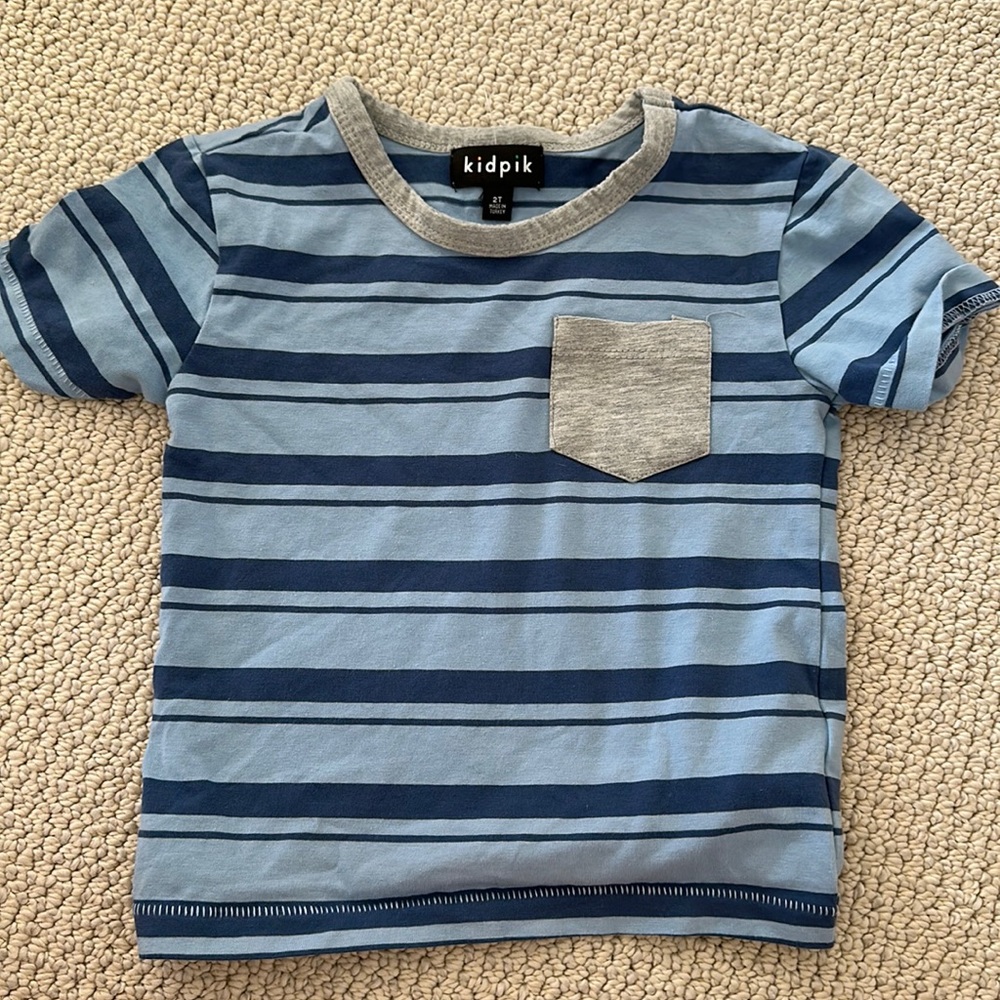2T new blue top